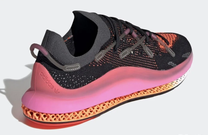 阿迪达斯推出新球鞋 中底用3D打印技术制造